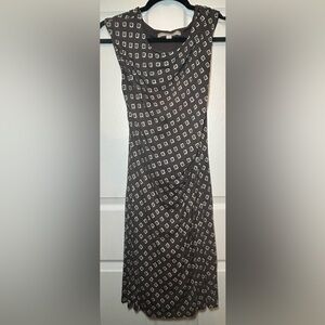 Ann Taylor LOFT Geometric Ruched Sleeveless Dress- Grey/ White Size X-Small
